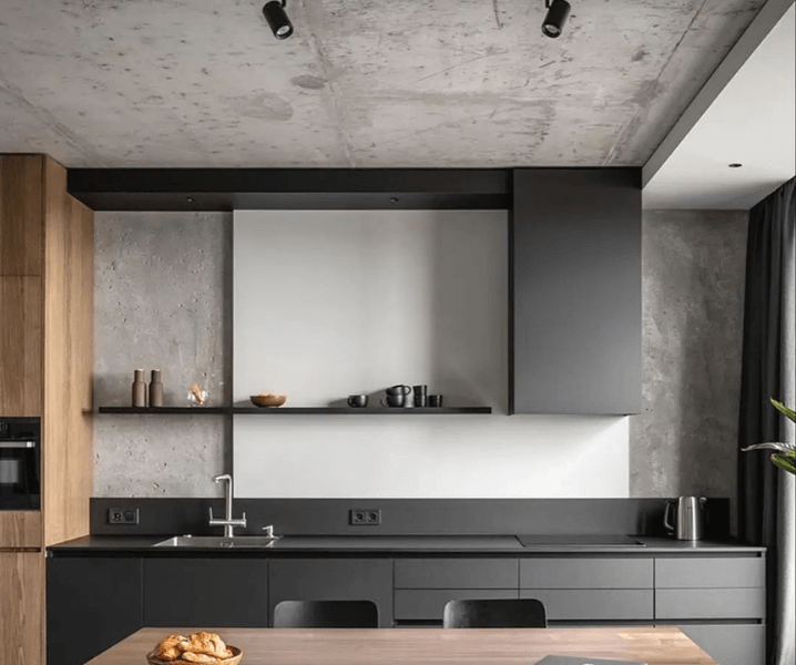 черная кухня лофт с бетонным потолком