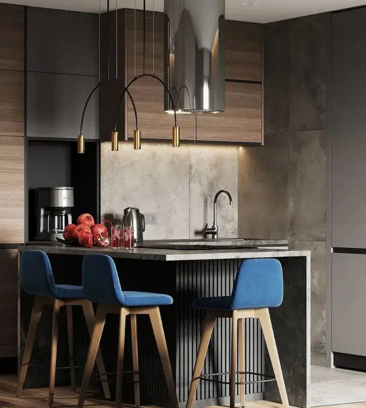 синие барные стулья на кухне совмещенной с гостиной